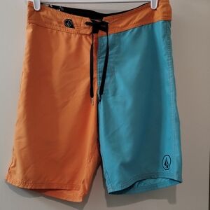 Volcom Men's Shorts Orange / Blue Size 31